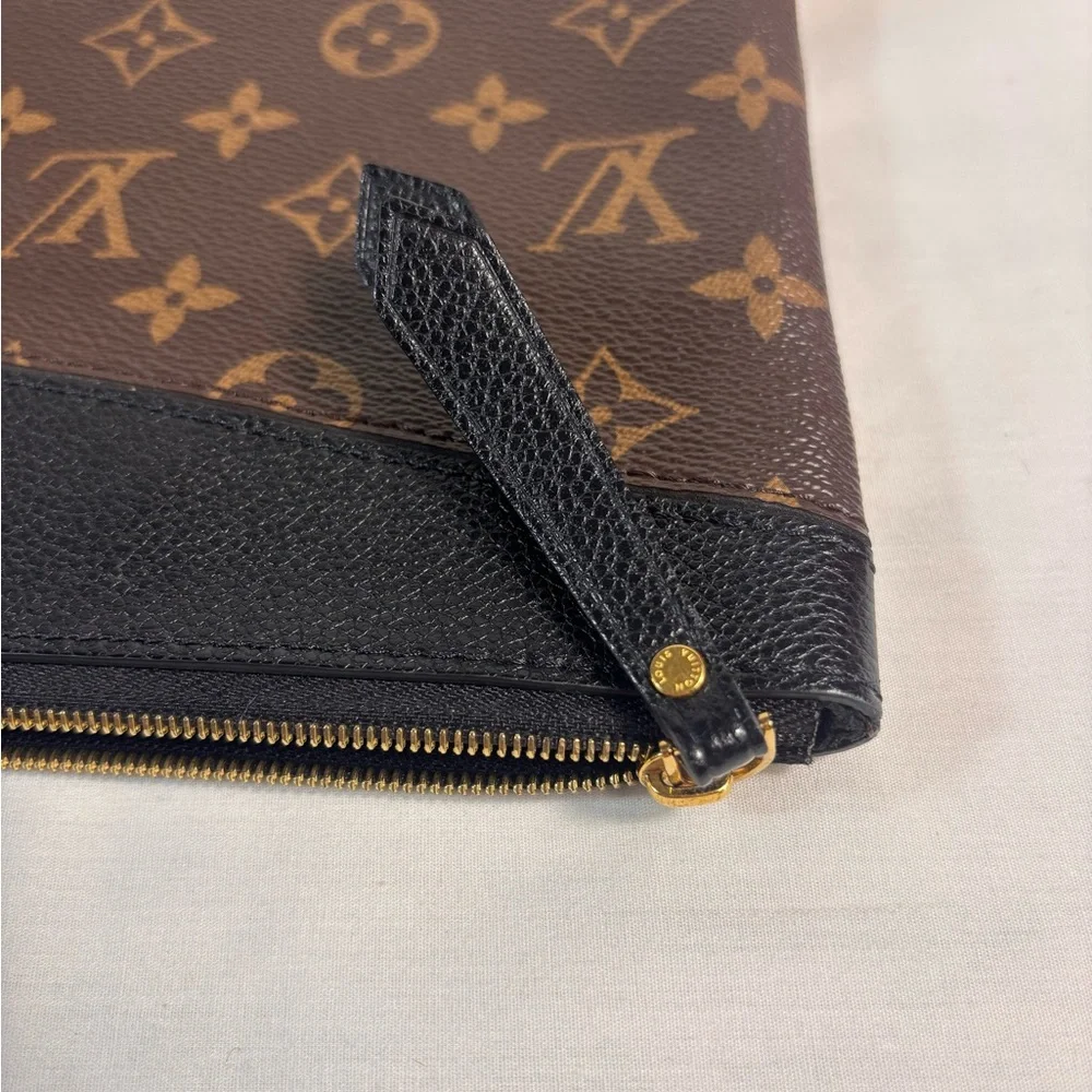 Beautiful Louis Vuitton Daily Pouch Monogram Noir - Picture 12 of 12